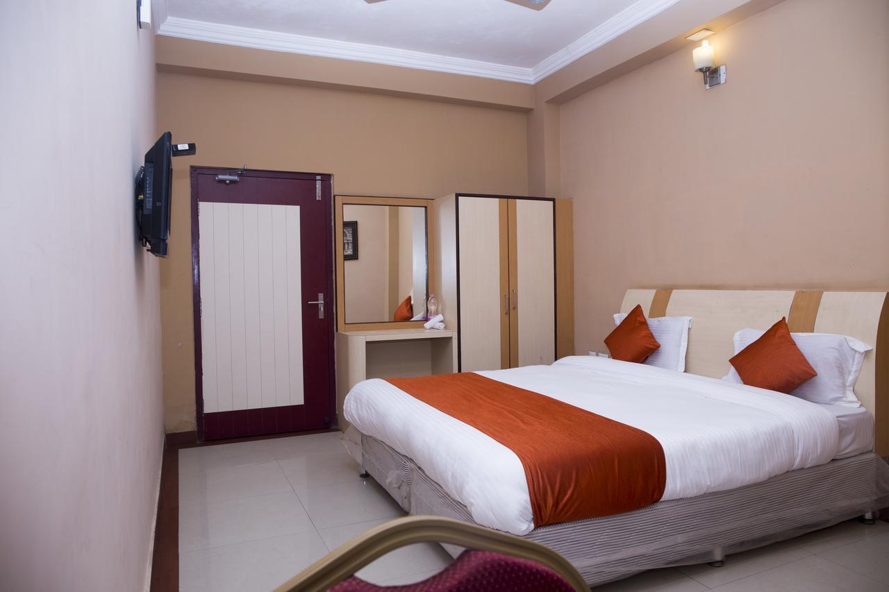 Oyo 3345 Shubham Beach Hotel ปูรี ภายนอก รูปภาพ